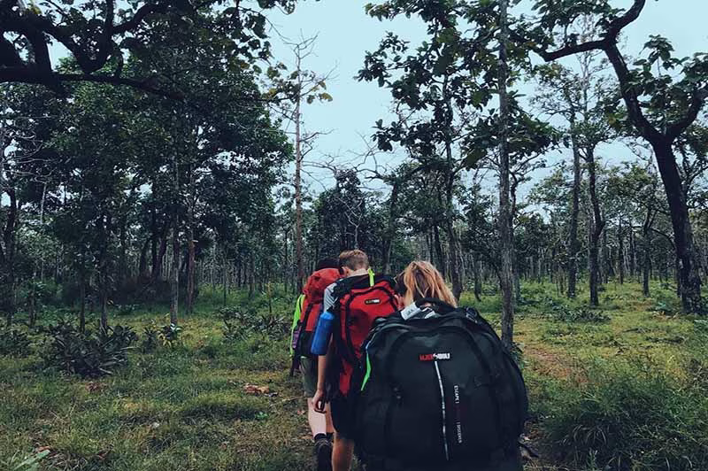 Túi Nước Chạy Bộ Giá Sỉ Cho Cửa Hàng Thể Thao 11 Từ tháng 6 đến tháng 8 khi khách đi trekking và du lịch ngoài trời nhiều
