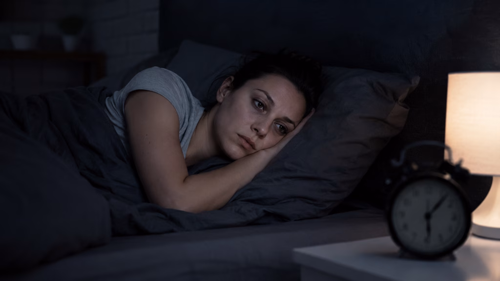 Gối ngải cứu Hapaku 7 Người thường xuyên căng thẳng, mệt mỏi và khó ngủ