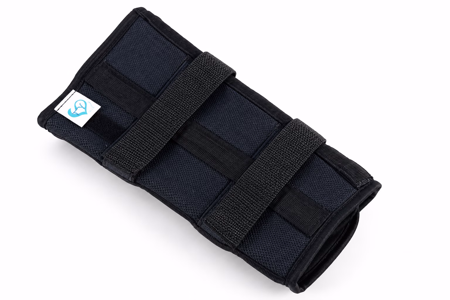 Nẹp cố định ống xương chân 5 Nẹp cố định ống xương chân màu tối đặt trên nền trắng
