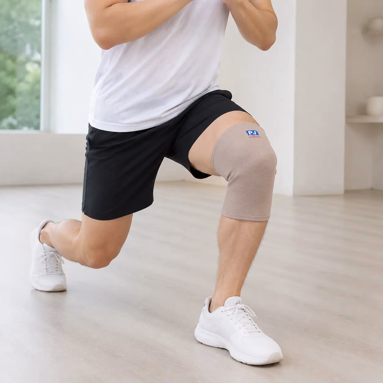 Băng Bảo Vệ Khớp Đầu Gối PJ 601 4 Người dùng đeo Băng Bảo Vệ Khớp Đầu Gối PJ 601 khi vận động